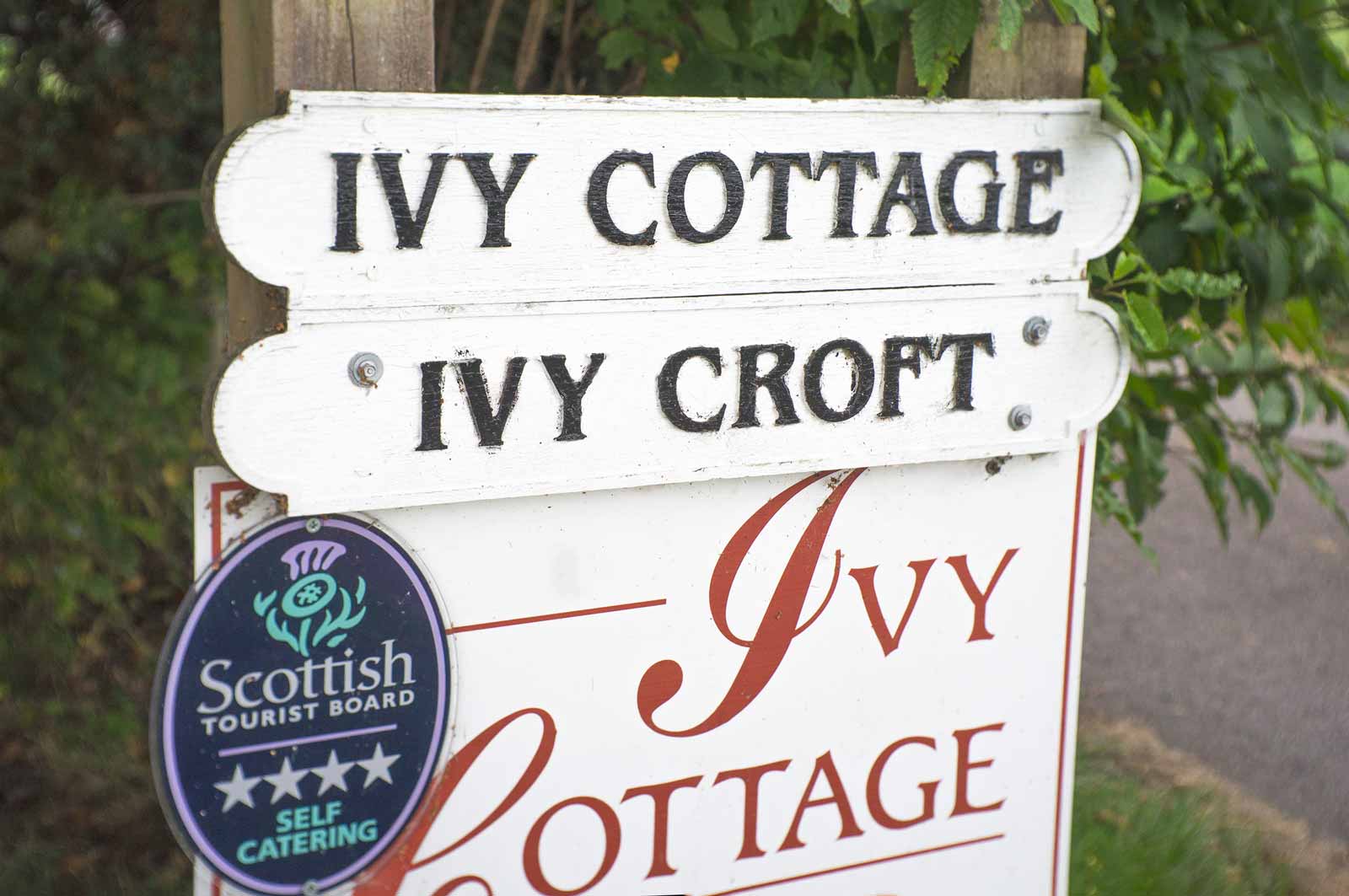 Ivy Cottage Strathpeffer sign