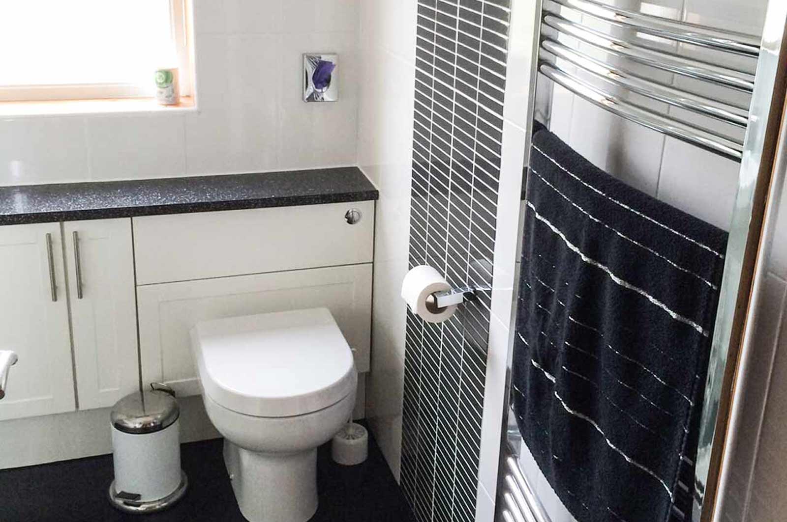 strathpeffer holiday cottage bathroom